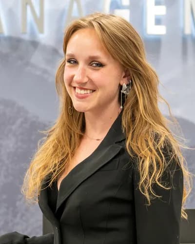 Lauren "Elle" MacGregor